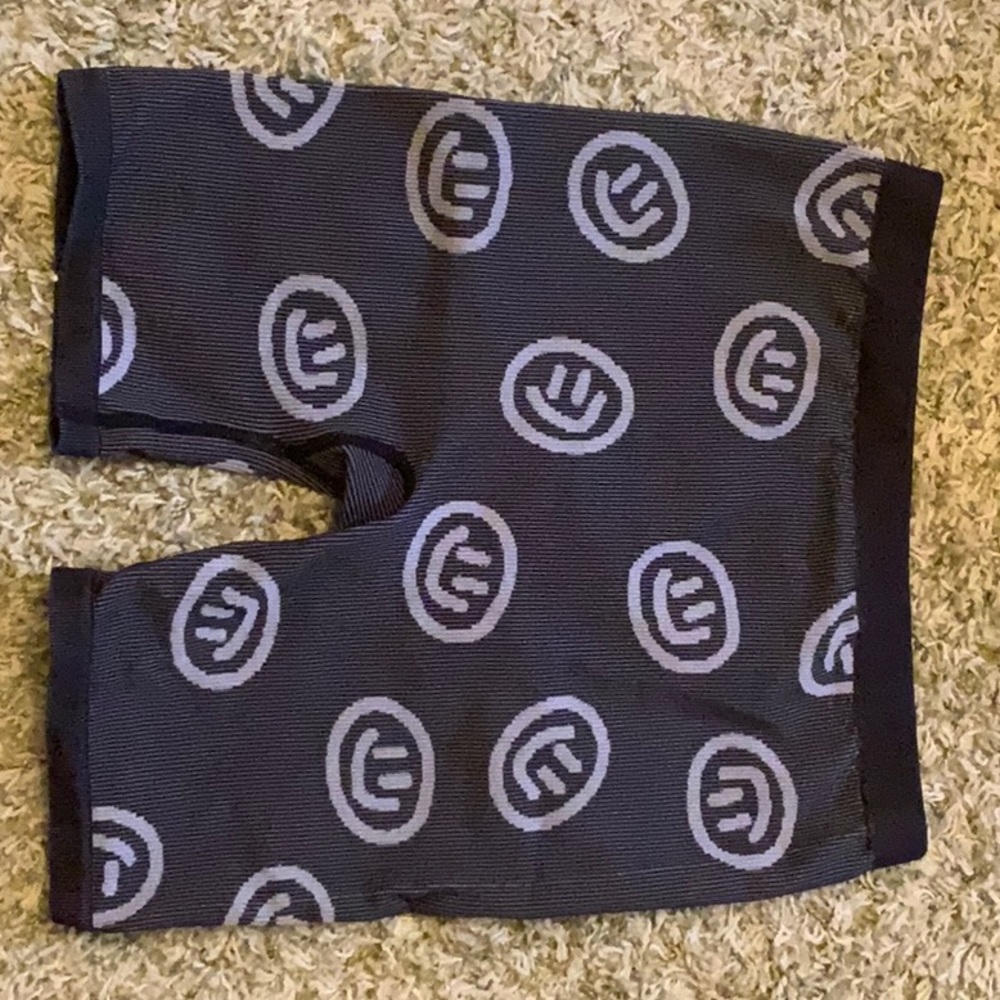 Super cute smiley face ribbed Adika biker shorts